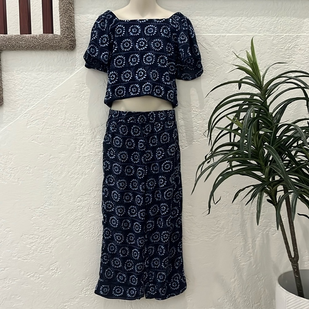 BEARPAW Girl’s Blue Printed Cropped Puff Sleeve Top and Pants Set 5/6 EUC